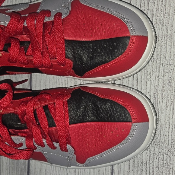 Air Jordan 1 Women's Low Split Gym Red / Cement Gray / Black Size 7 - Picture 5 of 10